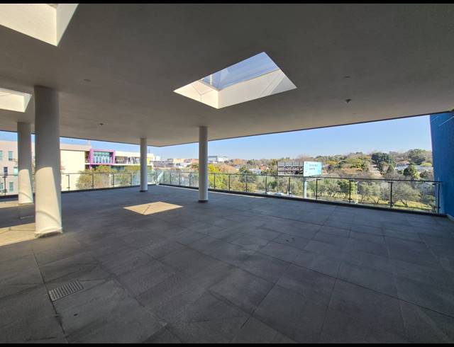 3,439M² OFFICE TO LET IN WAVERLEY